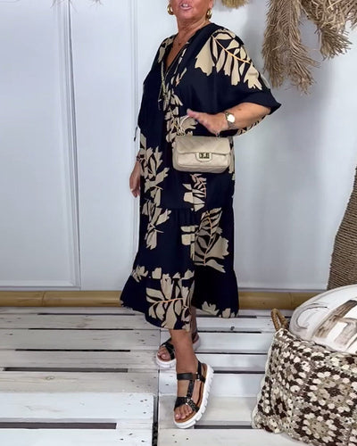 Makayla | Relaxed Black Dress With Golden Leaf Print